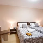 Sala Comacina No 2 With Pool And By Italian Apartment *