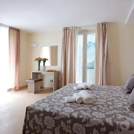 Sala Comacina No 2 With Pool And By Italian * Isola Comacina