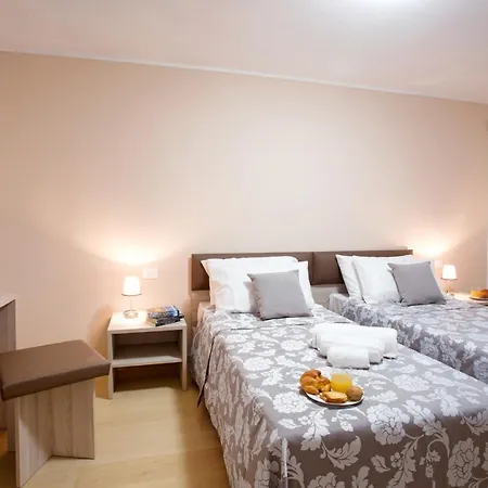 Sala Comacina No 2 With Pool And By Italian Appartement *