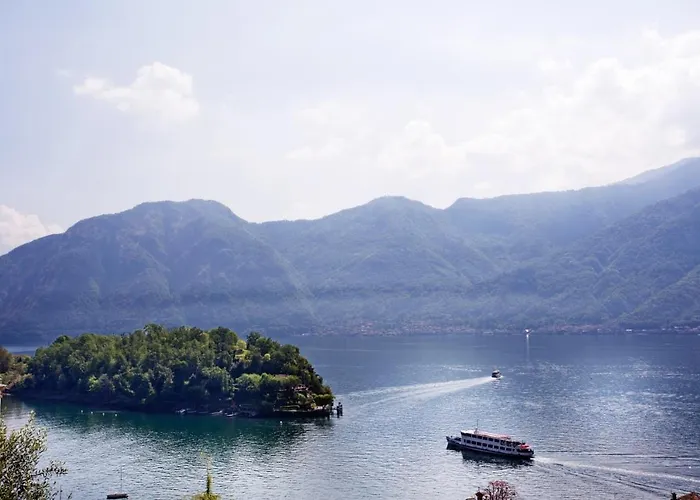 Sala Comacina No 2 With Pool And By Italian Apartment Isola Comacina