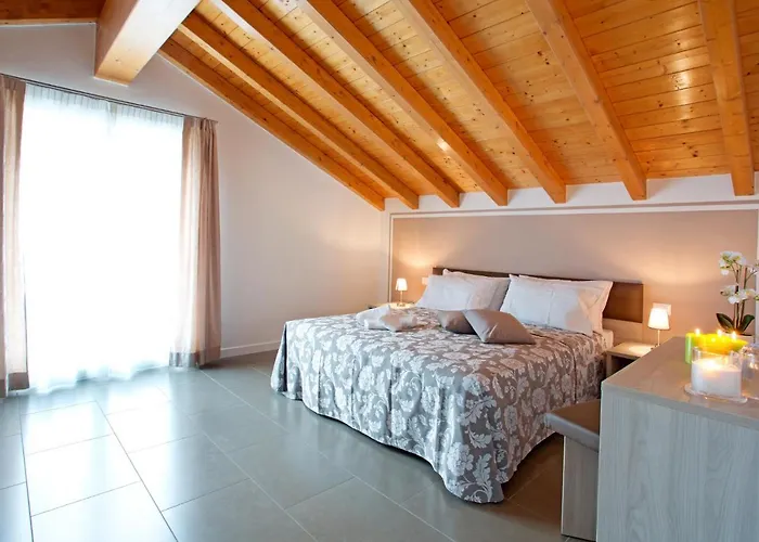 Sala Comacina No 2 With Pool And By Italian Apartment Isola Comacina